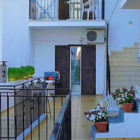 Отель Aivaliotis House Скиатос Экстерьер фото