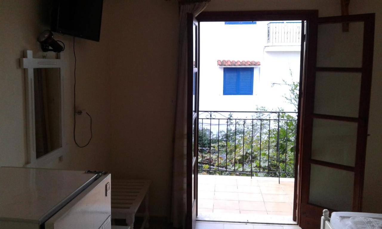 Отель Aivaliotis House Скиатос Экстерьер фото